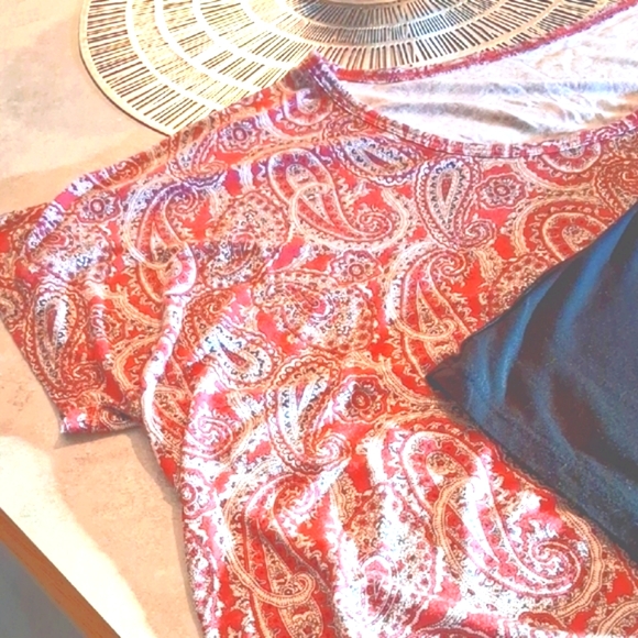 Lands' End Black and Red Short Sleeve Silky T-Shirts MED - Picture 2 of 4